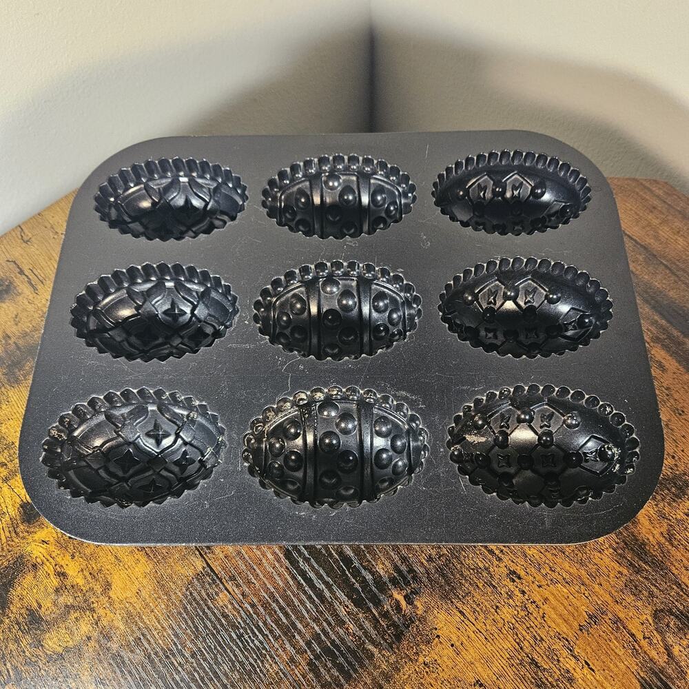 Nordic Ware Easter Egg Cake Muffin Pan 9 Cavity Cast Aluminum Vintage USA Black